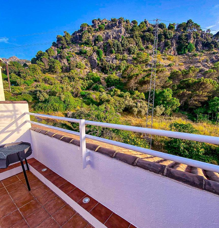 Grazalema - Casita La Calma - Incredible Views, Clima Frio-Calor, Wifi & Private Parking Optional Βίλα Εξωτερικό φωτογραφία